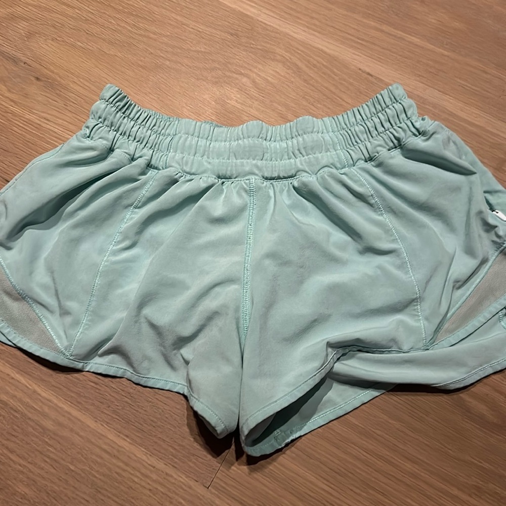 Lululemon size 4 Hotty Hot Shorts Aquamarine